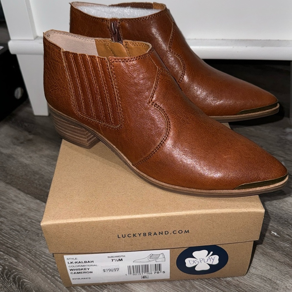 Lucky brand boots 38